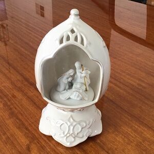 MUSIC BOX White Ceramic Nativity Scene Figurine